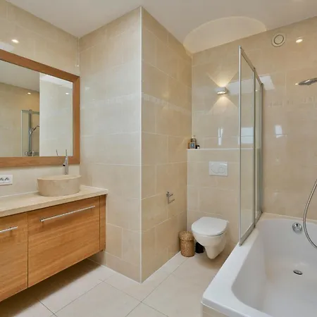 Penthouse In Near The Sea 아파트 *