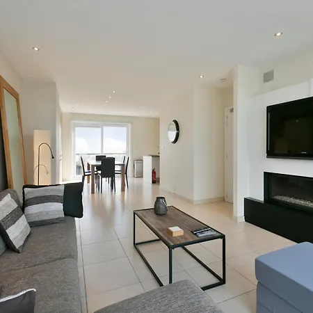 아파트 Penthouse In Near The Sea